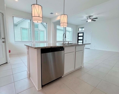 1539 Crystal Stream Drive - Photo Thumbnail 10