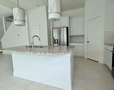1539 Crystal Stream Drive - Photo Thumbnail 12