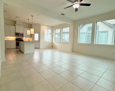 1539 Crystal Stream Drive - Photo Thumbnail 16