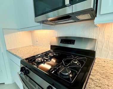 1539 Crystal Stream Drive - Photo Thumbnail 14