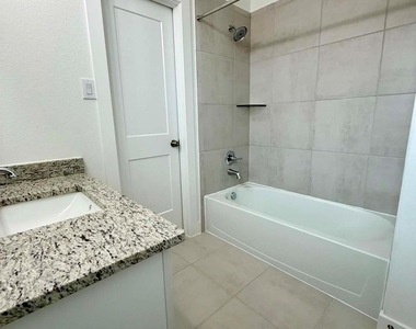 1539 Crystal Stream Drive - Photo Thumbnail 24