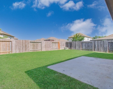 13822 Roman Ridge Lane - Photo Thumbnail 24