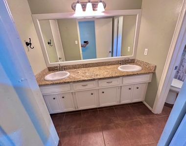 17502 Cassina Drive - Photo Thumbnail 33