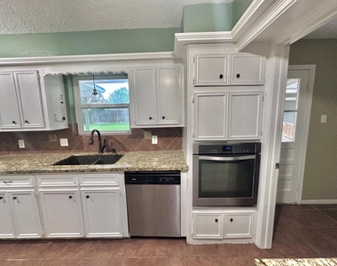 17502 Cassina Drive - Photo Thumbnail 18