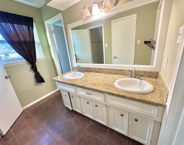 17502 Cassina Drive - Photo Thumbnail 32