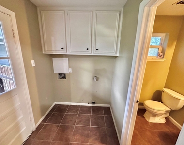 17502 Cassina Drive - Photo Thumbnail 23