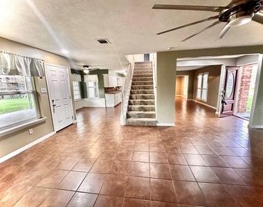 17502 Cassina Drive - Photo Thumbnail 7