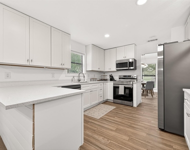 548 Brandon Road - Photo Thumbnail 14