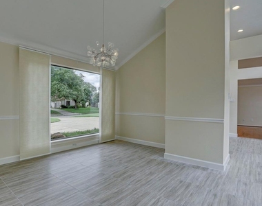 13819 Starhill Court - Photo Thumbnail 2