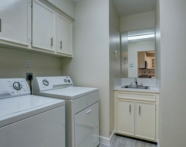 13819 Starhill Court - Photo Thumbnail 22