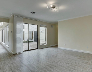 13819 Starhill Court - Photo Thumbnail 8