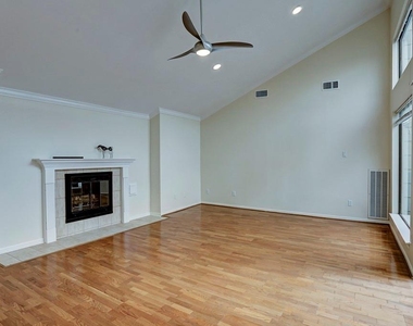 13819 Starhill Court - Photo Thumbnail 9