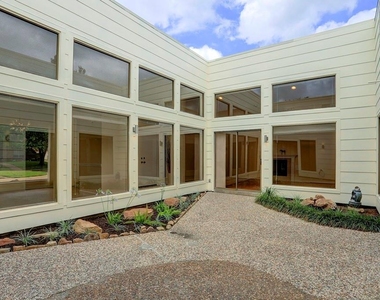 13819 Starhill Court - Photo Thumbnail 23