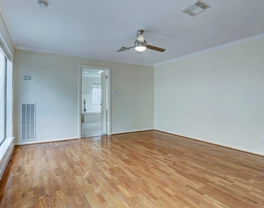 13819 Starhill Court - Photo Thumbnail 14
