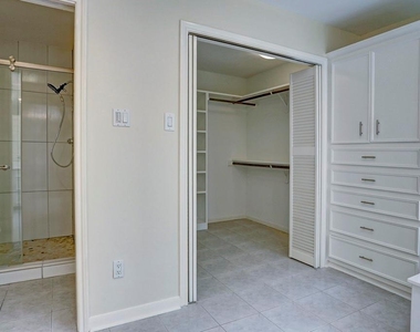 13819 Starhill Court - Photo Thumbnail 17