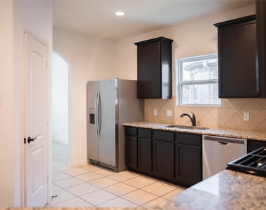 7635 Daisy Port Lane - Photo Thumbnail 2