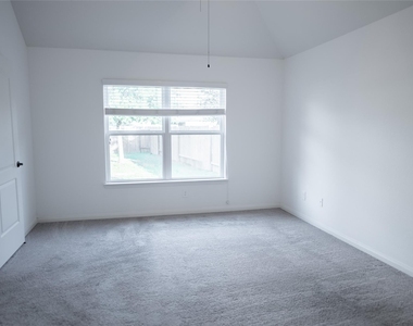 7635 Daisy Port Lane - Photo Thumbnail 5