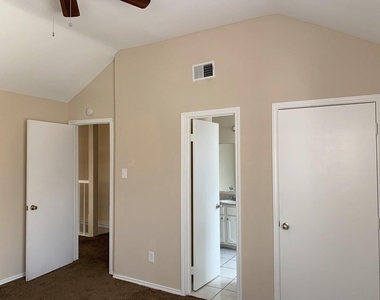 5922 Cinnamon Creek Circle - Photo Thumbnail 7