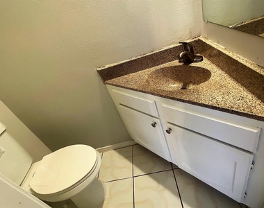 5922 Cinnamon Creek Circle - Photo Thumbnail 13