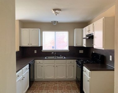 5922 Cinnamon Creek Circle - Photo Thumbnail 2