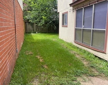5922 Cinnamon Creek Circle - Photo Thumbnail 15
