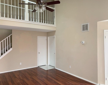 5922 Cinnamon Creek Circle - Photo Thumbnail 4