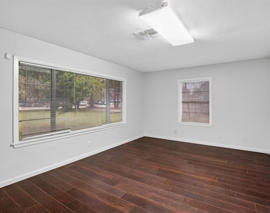 5109 E 5th Street - Photo Thumbnail 18