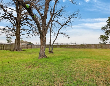 5109 E 5th Street - Photo Thumbnail 27