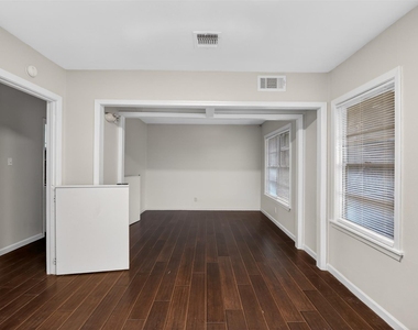 5109 E 5th Street - Photo Thumbnail 20