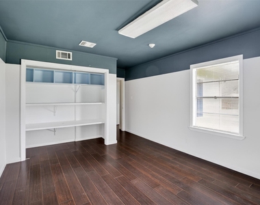 5109 E 5th Street - Photo Thumbnail 24