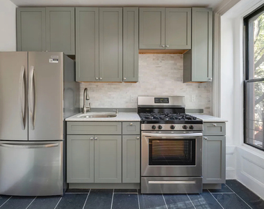 538 Pacific Street - Photo Thumbnail 2