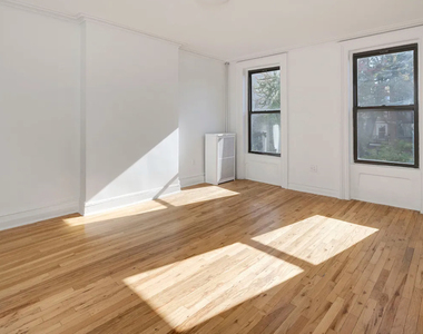 538 Pacific Street - Photo Thumbnail 3