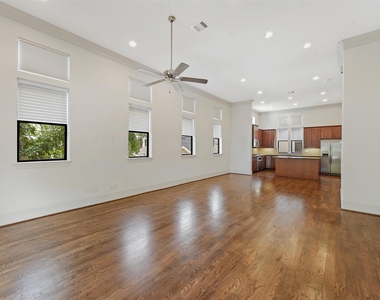411 W 17th Street - Photo Thumbnail 13
