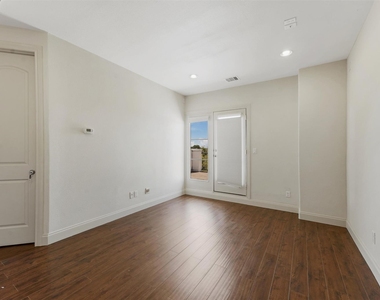 411 W 17th Street - Photo Thumbnail 26