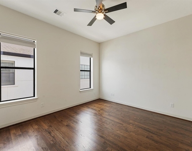 411 W 17th Street - Photo Thumbnail 16