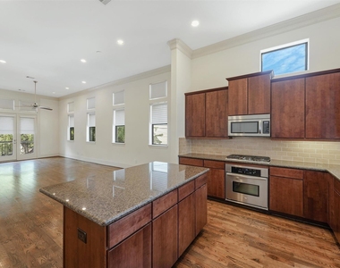 411 W 17th Street - Photo Thumbnail 9