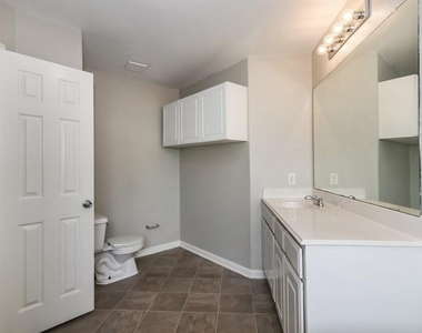 6919 Garnet Trail Lane - Photo Thumbnail 9