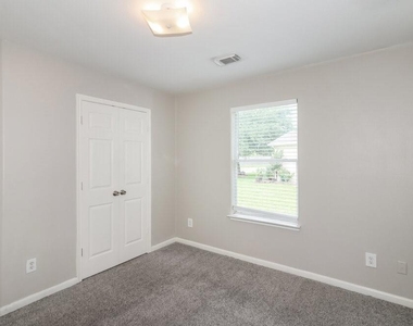 6919 Garnet Trail Lane - Photo Thumbnail 11