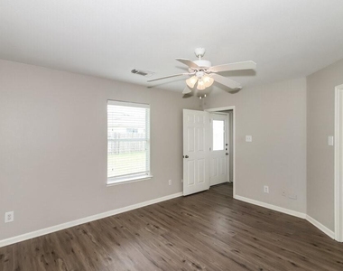 6919 Garnet Trail Lane - Photo Thumbnail 6