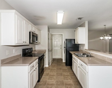 6919 Garnet Trail Lane - Photo Thumbnail 4