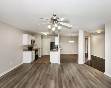 6919 Garnet Trail Lane - Photo Thumbnail 2
