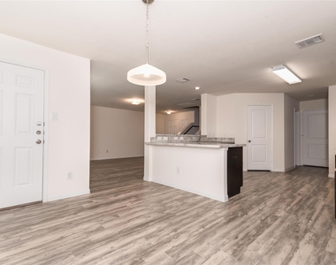 24106 Treviso Gardens Drive - Photo Thumbnail 4