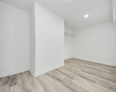 4922 E Laureldale Drive - Photo Thumbnail 26