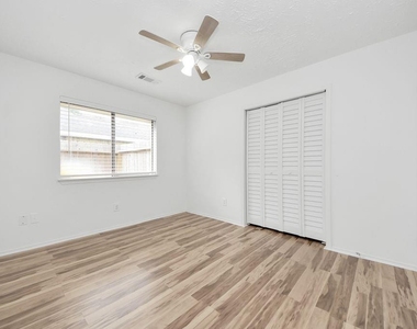 4922 E Laureldale Drive - Photo Thumbnail 27