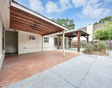 4922 E Laureldale Drive - Photo Thumbnail 32