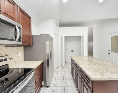 4922 E Laureldale Drive - Photo Thumbnail 15