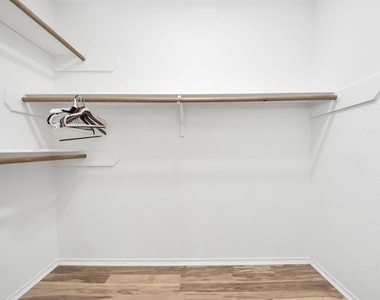4922 E Laureldale Drive - Photo Thumbnail 24