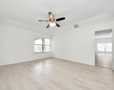 4922 E Laureldale Drive - Photo Thumbnail 20