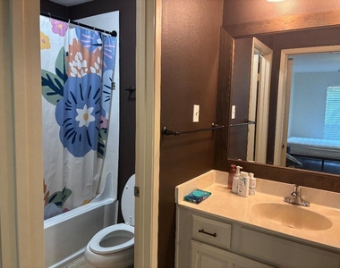 8020 Braesmain Drive - Photo Thumbnail 7