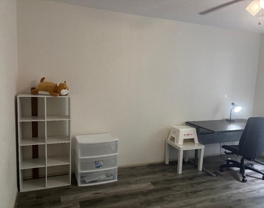 8020 Braesmain Drive - Photo Thumbnail 5